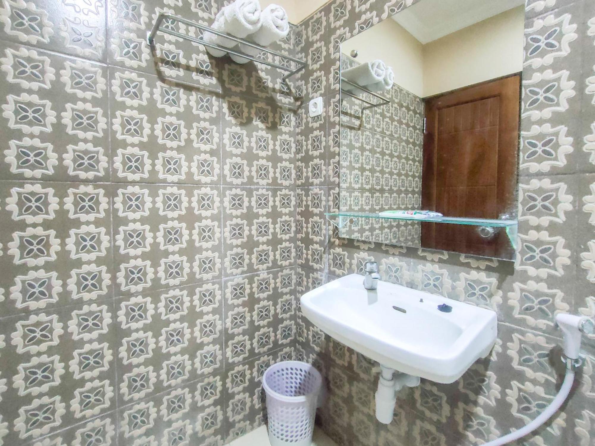 Reddoorz Syariah At Graha Adi Karya Kartasura Hotell Kartosuro Exteriör bild