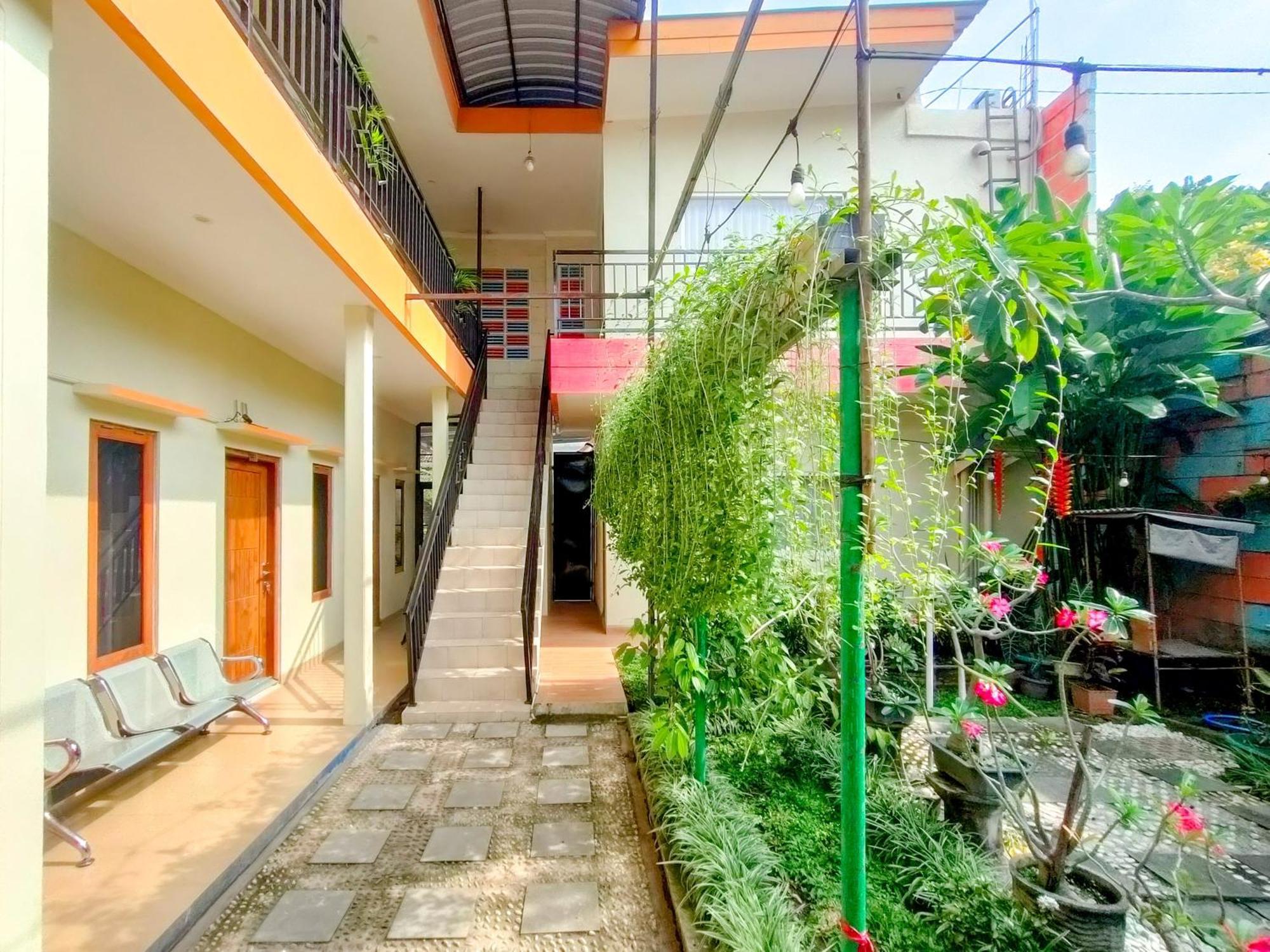 Reddoorz Syariah At Graha Adi Karya Kartasura Hotell Kartosuro Exteriör bild