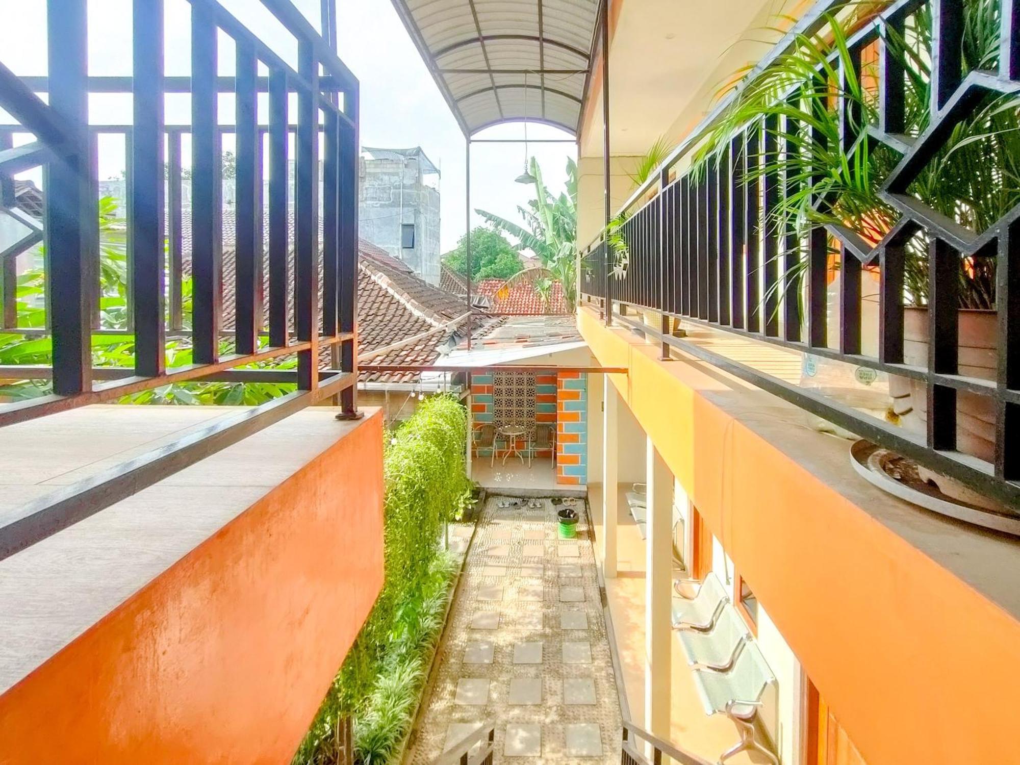 Reddoorz Syariah At Graha Adi Karya Kartasura Hotell Kartosuro Exteriör bild