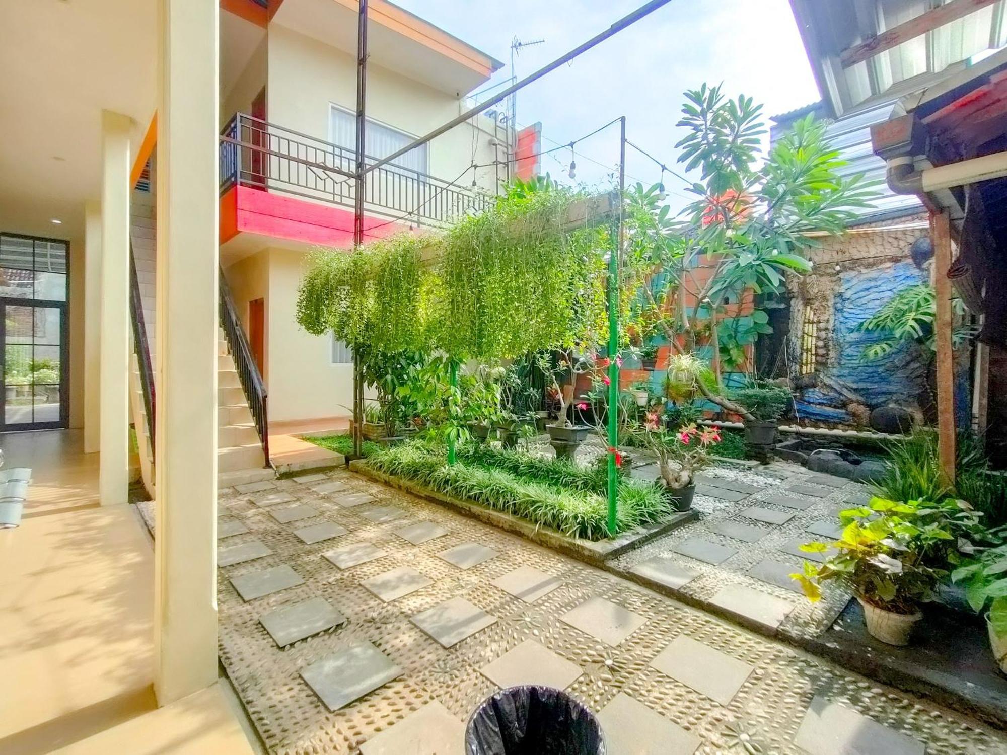 Reddoorz Syariah At Graha Adi Karya Kartasura Hotell Kartosuro Exteriör bild
